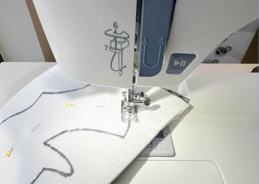 Bat outline sewing on the NECCHI NC-59QD